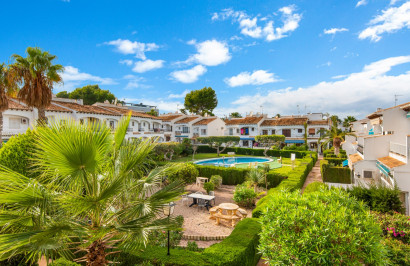 Herverkoop - Stadshuis - Torrevieja - Lago Jardin