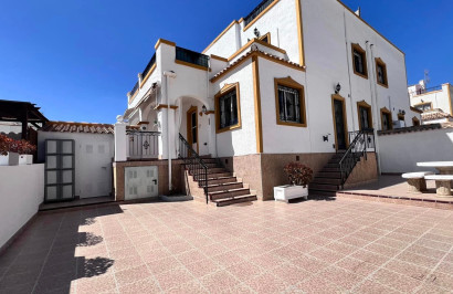 Resale - Town House - Entre Naranjos