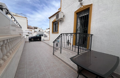 Reventa - Casa de Pueblo - Orihuela - Entre Naranjos