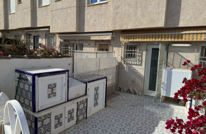 Resale - Town House - La Mata