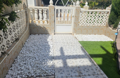 Resale - Town House - La Mata