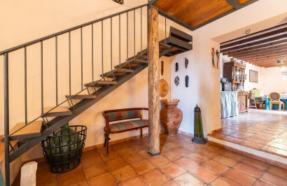 Reventa - Villa Pareada - Los Martinez Del Puerto - Los Martínez del Puerto