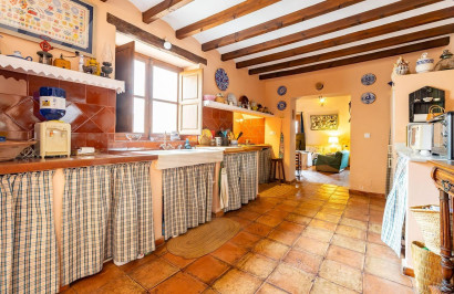 Reventa - Villa Pareada - Los Martinez Del Puerto - Los Martínez del Puerto