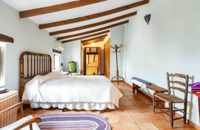 Reventa - Villa Pareada - Los Martinez Del Puerto - Los Martínez del Puerto