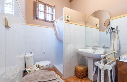 Reventa - Villa Pareada - Los Martinez Del Puerto - Los Martínez del Puerto