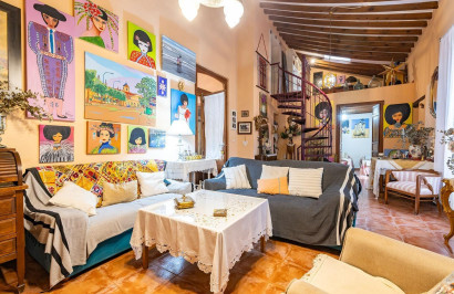 Reventa - Villa Pareada - Los Martinez Del Puerto - Los Martínez del Puerto