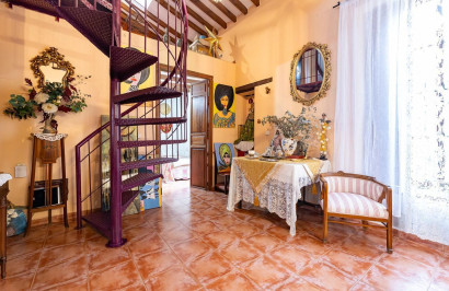 Reventa - Villa Pareada - Los Martinez Del Puerto - Los Martínez del Puerto