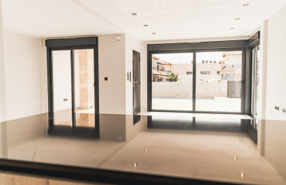 Obra nueva - Villa independiente - Orihuela Costa - Punta Prima