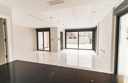 Obra nueva - Villa independiente - Orihuela Costa - Punta Prima