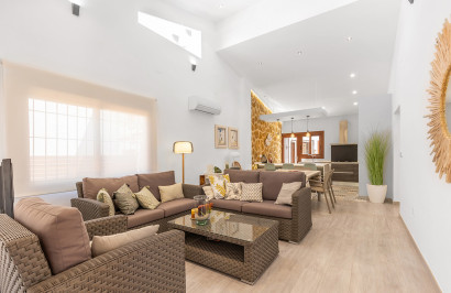 Resale - Detached Villa - Orihuela Costa - Punta Prima