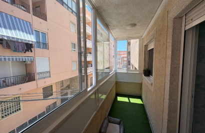 Resale - Apartment / Flat - Torrevieja - Centro