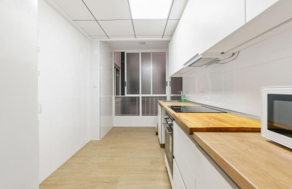 Resale - Apartment / Flat - Torrevieja - Playa del cura