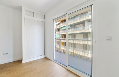 Resale - Apartment / Flat - Torrevieja - Playa del cura