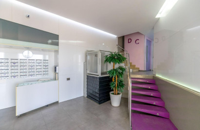 Resale - Apartment / Flat - Torrevieja - Playa del cura