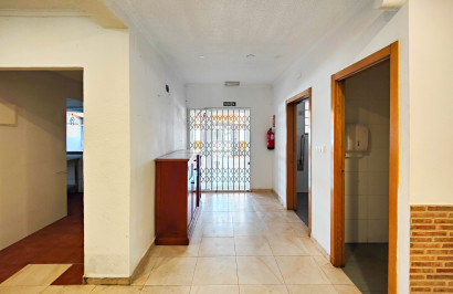 Resale - Apartment / Flat - Torrevieja - torrevieja