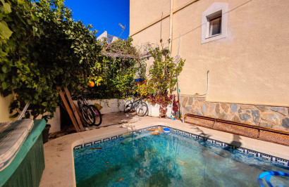 Reventa - Casa de Pueblo - San Miguel de Salinas