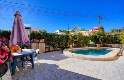 Reventa - Casa de Pueblo - San Miguel de Salinas